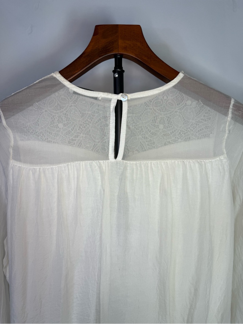 Tendenze - Silk Cream Lace Yoke Long-Sleeve Blouse - Size S - Picture 6 of 7